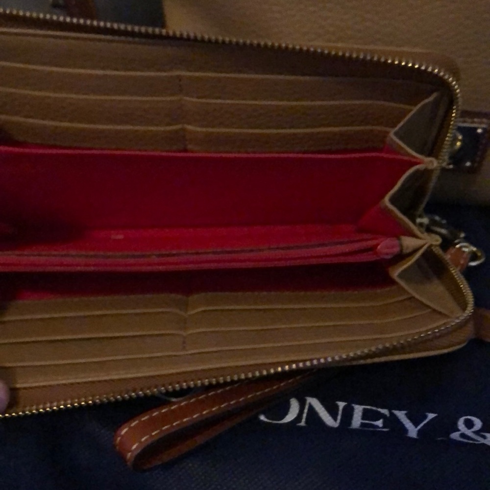 🌟🌟Dooney&Bourke purse and wallet🌟🌟 - Picture 3 of 5